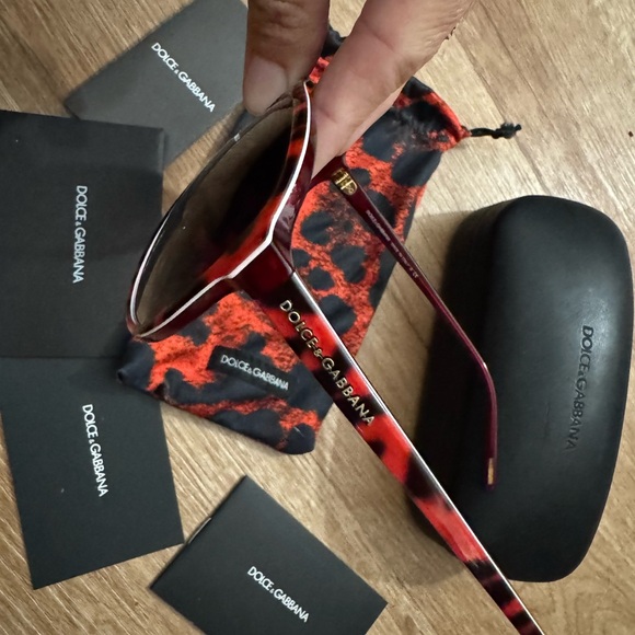 DOLCE & GABANNA RED CHEETAH / LEOPARD PRINT AVIATOR SUNGLASSES W BOX & CARDS - Picture 3 of 10
